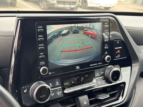 Used 2021 Toyota Highlander XSE image 22