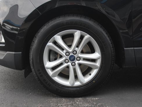 Used 2019 Ford Edge SEL w/ Equipment Group 201A AWD/4WD image 32