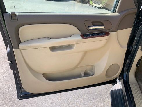 Used 2011 Chevrolet Avalanche LS RWD image 9