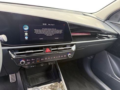 Certified 2023 Kia Niro Wave FWD image 12