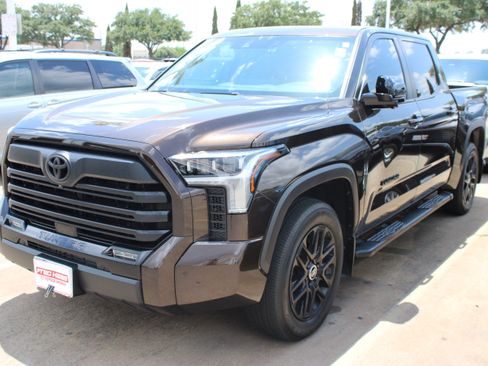 Used 2024 Toyota Tundra Limited RWD image 5