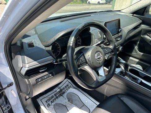 Used 2023 Nissan Altima 2.5 SR FWD image 19