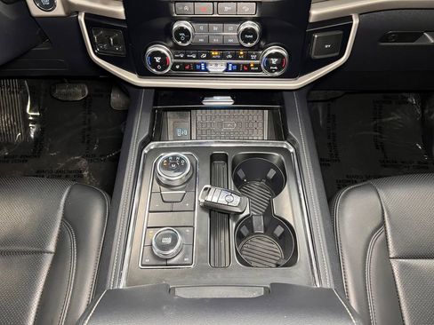 Used 2024 Ford Expedition XLT image 15