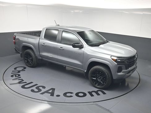 Used 2024 Chevrolet Colorado Z71 w/ Z71 Convenience Package 2 AWD/4WD image 32