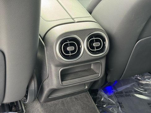 Certified 2025 Mercedes-Benz GLC 300 image 19