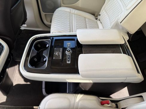 Used 2018 Lincoln Navigator L Black Label w/ Cargo Package image 43