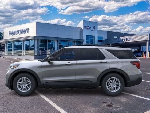 New 2026 Ford Explorer Active RWD image 3