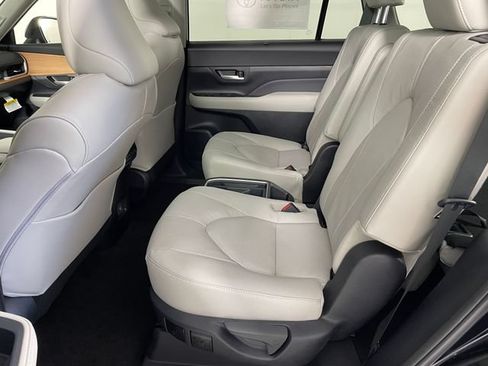 New 2026 Toyota Grand Highlander AWD image 9