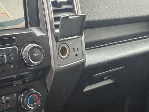 Used 2015 Ford F150 XLT w/ Equipment Group 302A Luxury image 40