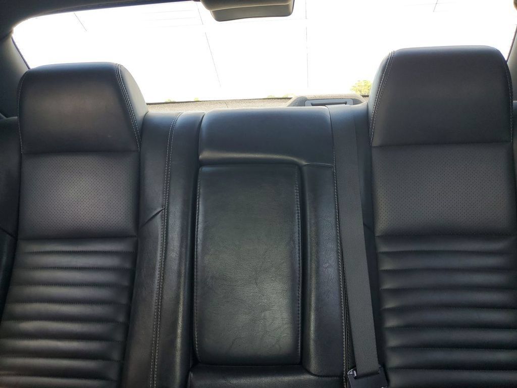 Used 2009 Dodge Challenger R/T RWD image 13