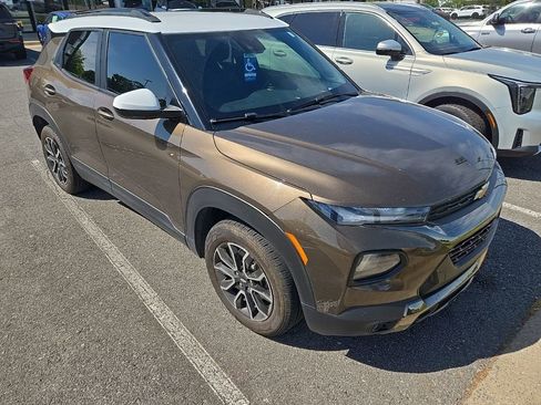 Used 2021 Chevrolet TrailBlazer ACTIV FWD image 2