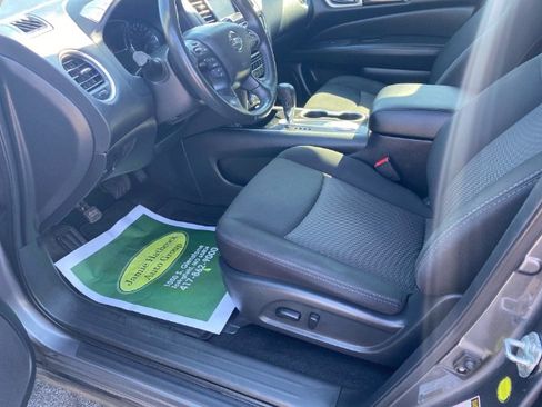 Used 2020 Nissan Pathfinder SV w/ Cargo Package image 10
