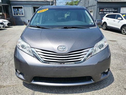 Used 2015 Toyota Sienna XLE FWD image 2