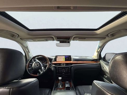 Used 2016 Lexus LX 570 4WD image 9