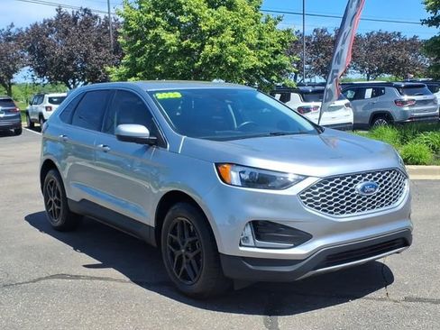 Used 2023 Ford Edge SEL w/ Convenience Package AWD/4WD image 3