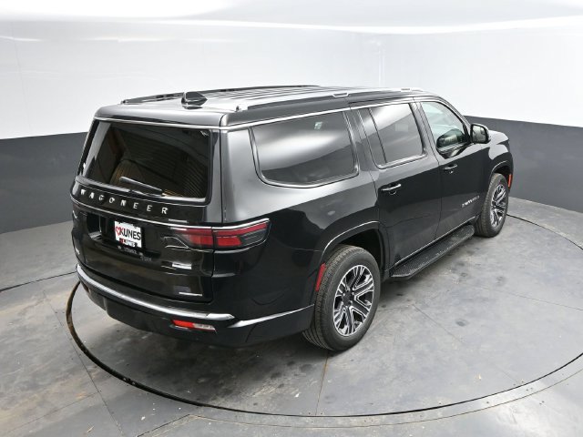 Used 2024 Jeep Wagoneer Series II AWD/4WD image 26
