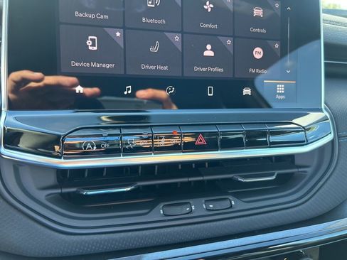 New 2026 Jeep Compass Latitude image 39