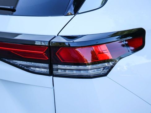 New 2026 Volkswagen Tiguan SE image 13