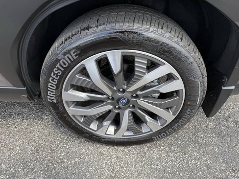 Used 2025 Subaru Forester Touring w/ Popular Package - Touring AWD/4WD image 10
