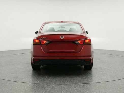 Used 2025 Nissan Altima 2.5 SV FWD image 7