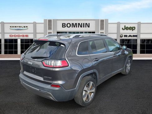 Used 2019 Jeep Cherokee Limited image 3