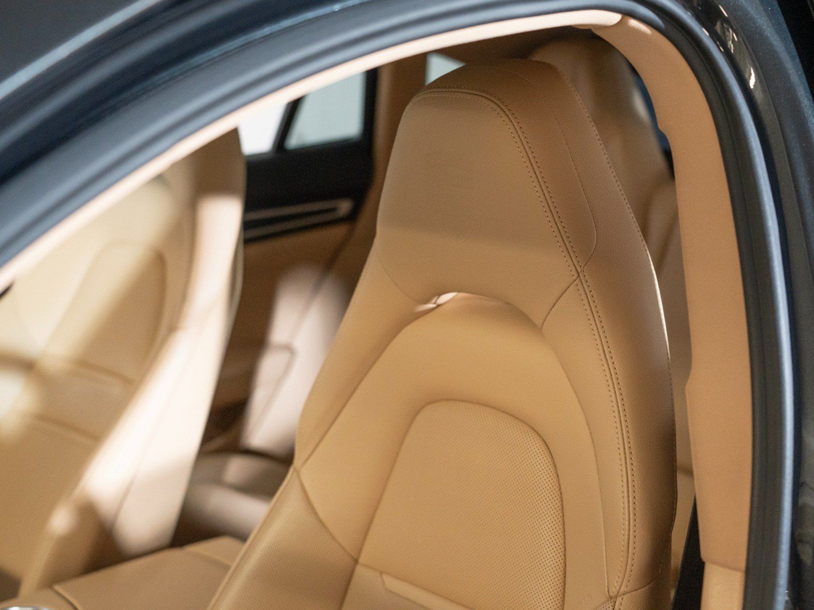 Certified 2023 Porsche Panamera Platinum Edition RWD image 14