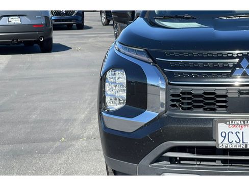 Used 2022 Mitsubishi Outlander ES image 46