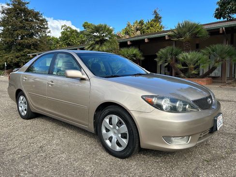 Used 2005 Toyota Camry SE FWD image 11