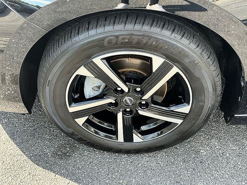 Certified 2025 Nissan Sentra SV FWD image 10