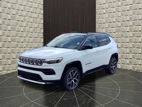 Certified 2025 Jeep Compass Limited w/ Elite Group AWD/4WD image 10