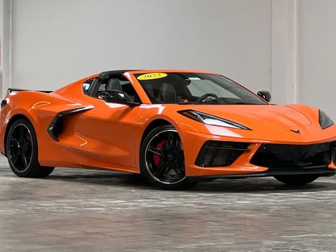 Used 2023 Chevrolet Corvette Stingray Premium Cpe w/ Z51 Performance Package image 2