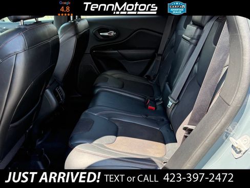 Used 2014 Jeep Cherokee Trailhawk w/ Comfort/Convenience Group AWD/4WD image 12