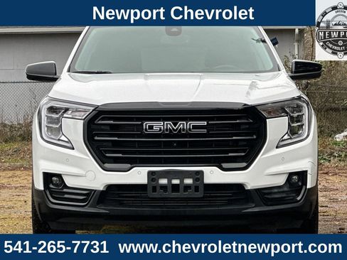 Used 2023 GMC Terrain SLT w/ Tech Package image 10