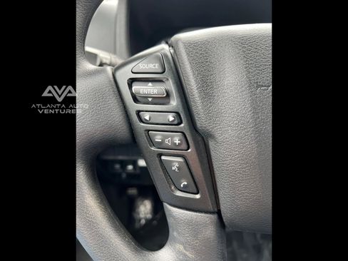 Used 2024 Nissan Frontier SV image 16