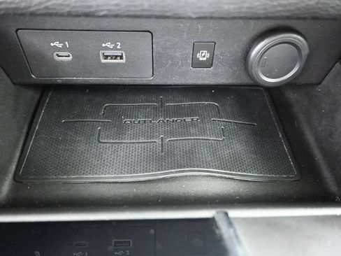 Used 2022 Mitsubishi Outlander SE AWD/4WD image 20