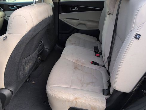 Used 2019 Kia Sorento FWD image 31