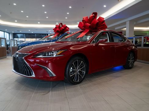 New 2025 Lexus ES 350 w/ Premium Package image 3