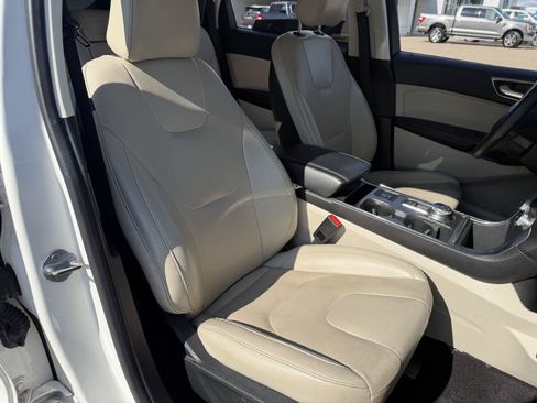 Used 2022 Ford Edge Titanium w/ Equipment Group 301A AWD/4WD image 17