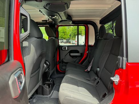 Used 2021 Jeep Gladiator Sport image 25
