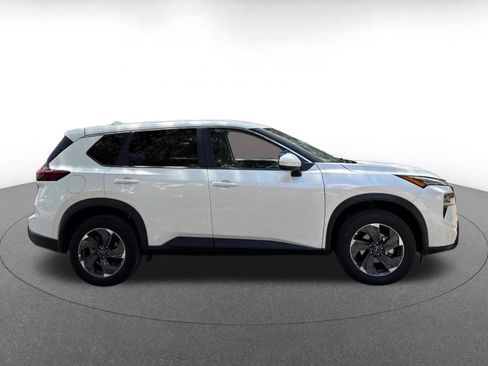 Used 2026 Nissan Rogue SV FWD image 8