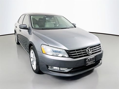 Used 2013 Volkswagen Passat TDI SE image 1