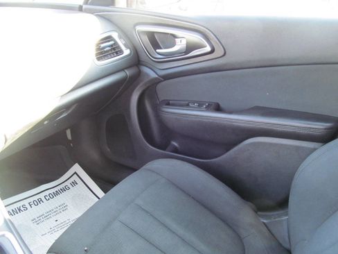 Used 2016 Chrysler 200 Limited w/ Anniversary Edition image 12