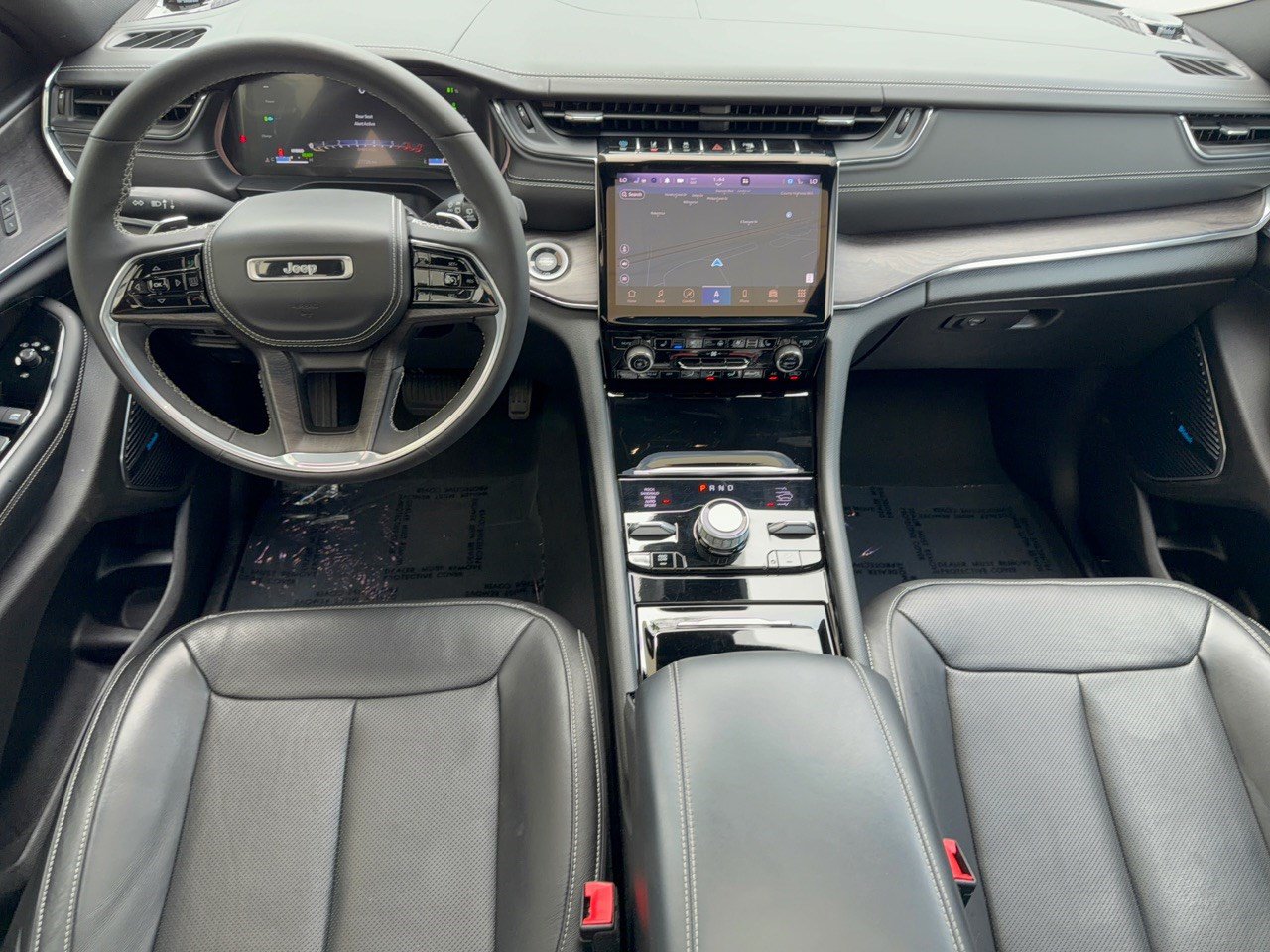 Used 2023 Jeep Grand Cherokee Overland AWD/4WD image 17