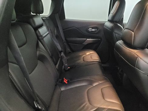 Used 2019 Jeep Cherokee Limited AWD/4WD image 19