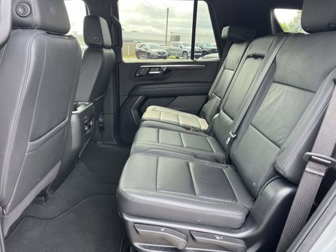 Used 2025 Chevrolet Tahoe LT AWD/4WD image 13