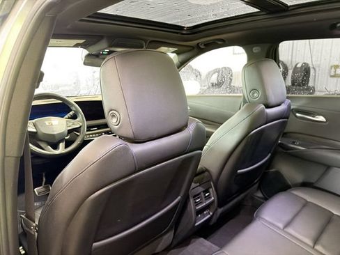 Used 2024 Cadillac XT4 Sport AWD/4WD image 9