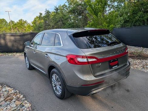 Used 2017 Lincoln MKX Select w/ Lincoln MKX Climate Package FWD image 3