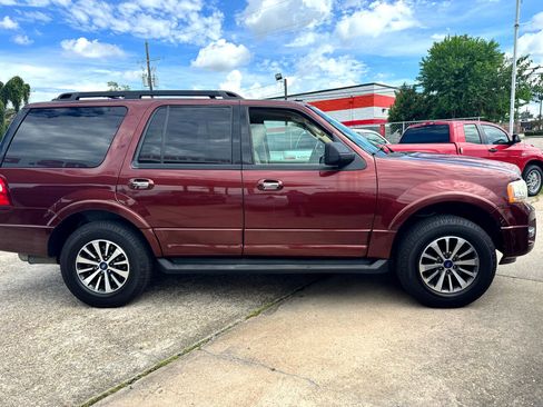 Used 2015 Ford Expedition XLT w/ Equipment Group 202A image 4