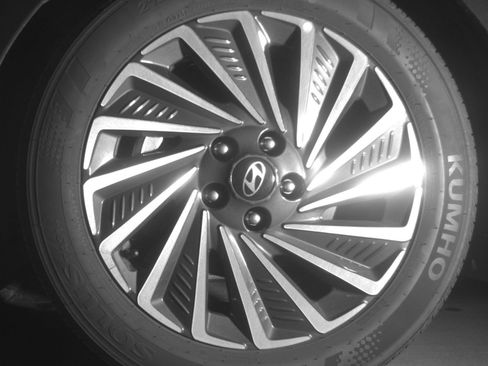 Used 2025 Hyundai Sonata SEL FWD image 15