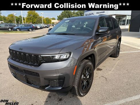 Certified 2025 Jeep Grand Cherokee L Laredo image 4